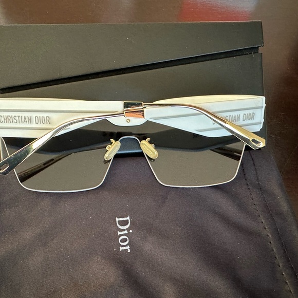 Dior White and Gold 4MU Sunglasses - Picture 5 of 6